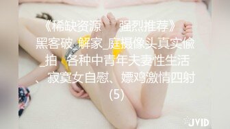 美女教练在健身房厕所给学员口爆