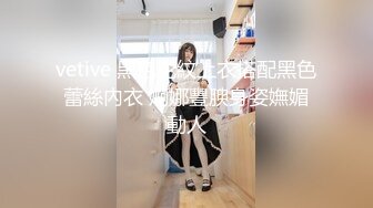 【新片速遞】 漂亮大奶美眉在卫生间啪啪 我还有泡泡 没关系 被大鸡鸡男友无套输出 内射一粉鲍