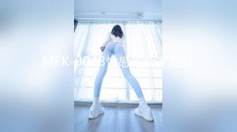 商场白色隔板全景后拍多位美女尿尿1 (3)