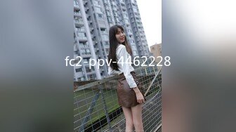 居家少女被两个傻贼无套内射