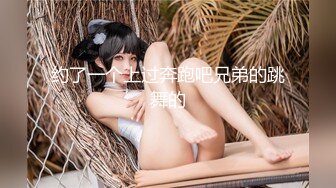 颜值很高的美女露脸深夜撩骚，全程露脸揉奶玩逼，特写展示给狼友看，道具抽插骚穴冒白浆，表情好骚精彩刺激