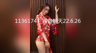  绿帽老公带着老婆酒店找单男自己在旁边拍就喜欢看老婆被别人操完美露脸