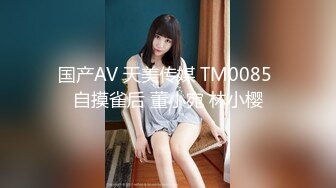 2020年某小区出租房离异漂亮美少妇生意好的不得了连续接了不同年龄段的嫖客想不到老头的战斗力比年轻人好