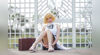 【新片速遞】  邪恶的房东暗藏摄像头❤️偷拍美女租客刚买了几套内衣回来试穿